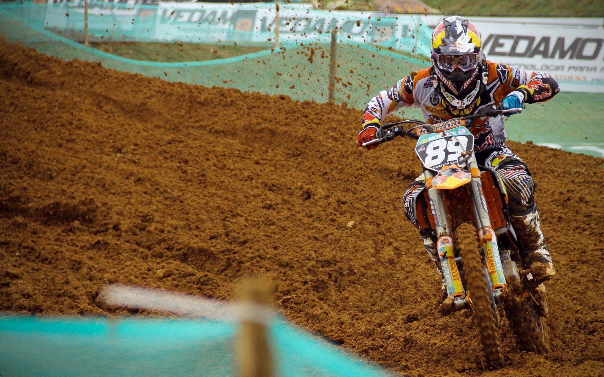 体育早报，挥金如土难换一胜，豪门球队深陷富贵病泥潭