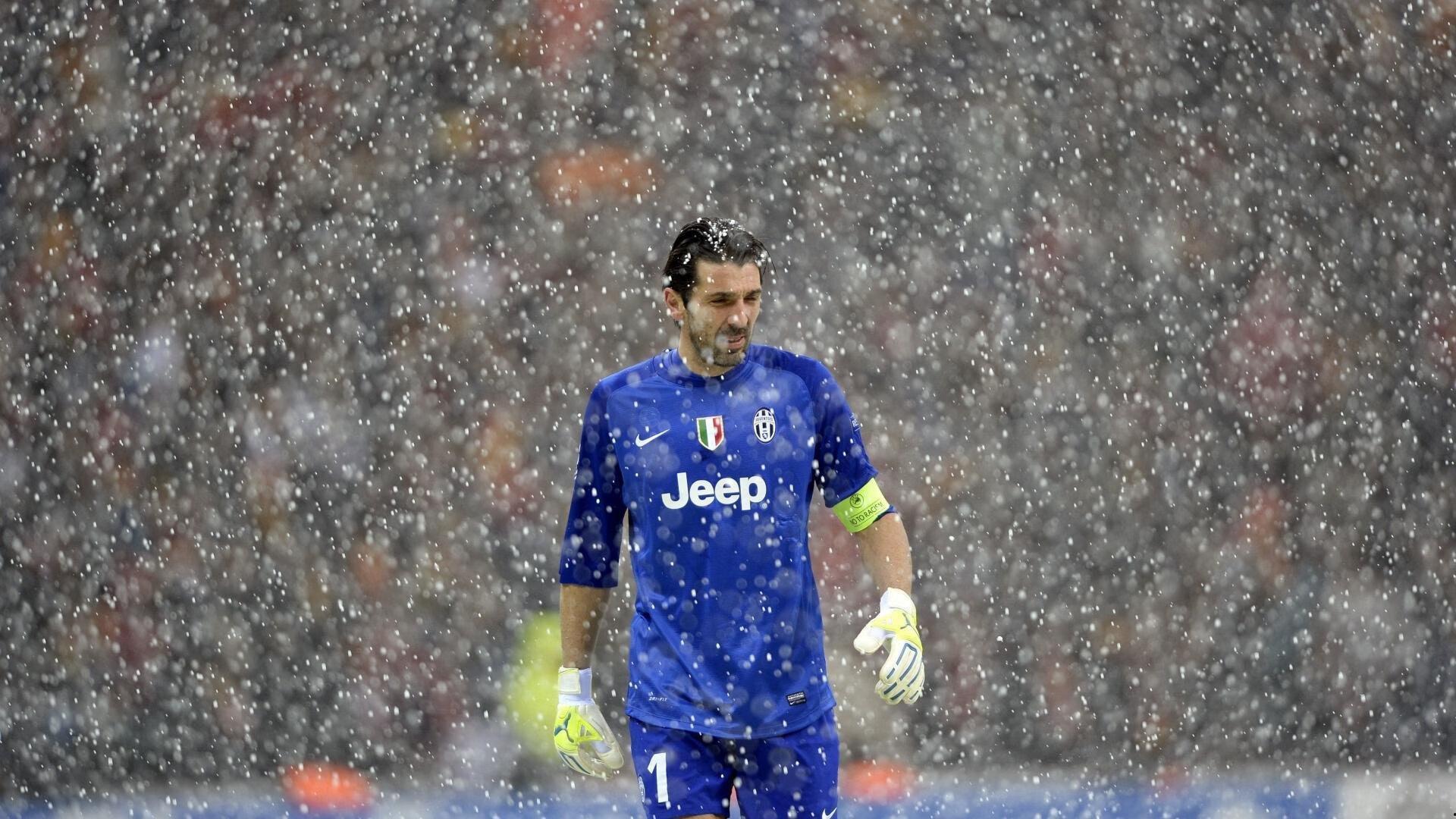 默西塞德之殇，阿诺德纪念壁画遭破坏，利物浦社区携手修复彰显团结精神